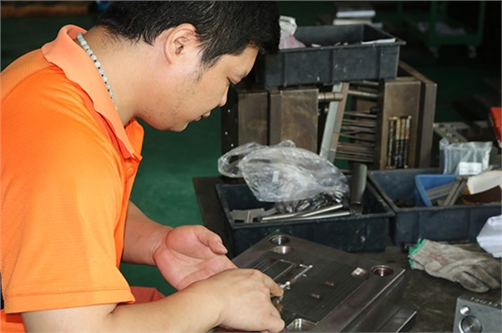 如何解决注塑安博(中国)制造厂新模「拖伤」问题呢? 如何解决注塑安博(中国)制造厂新模「拖伤」问题呢?