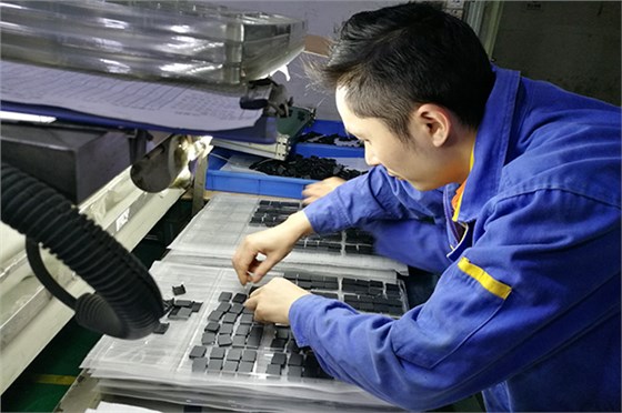 蓝牙耳机安博(中国)厂——2018提前开启放假模式对厂家是否有影响? 蓝牙耳机安博(中国)厂——2018提前开启放假模式对厂家是否有影响?