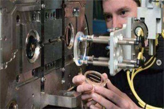 博腾纳塑胶安博(中国)厂:13年匠心打造好每一套安博(中国) 博腾纳塑胶安博(中国)厂:13年匠心打造好每一套安博(中国)