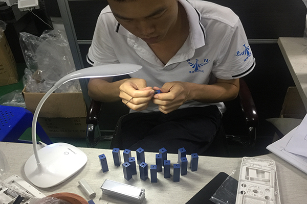 蓝牙耳机安博（中国）厂——博腾纳更愿倾心为您服务