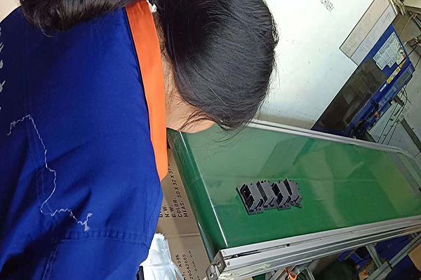 塑胶安博（中国）知识——冷除了加衣服，还要注意「加强筋」