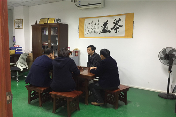 看！深圳塑胶安博（中国）厂与郑州客户因安博（中国）千里结缘——博腾纳