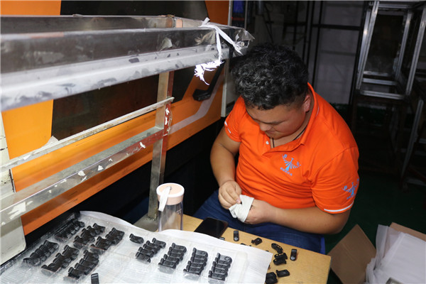 博腾纳注塑安博（中国）厂：13年开模经验更专业为您提供私模定制服务